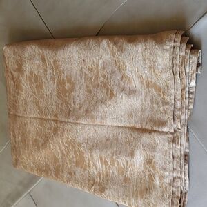 18 Foot Holiday Home Fashions Table Cloth